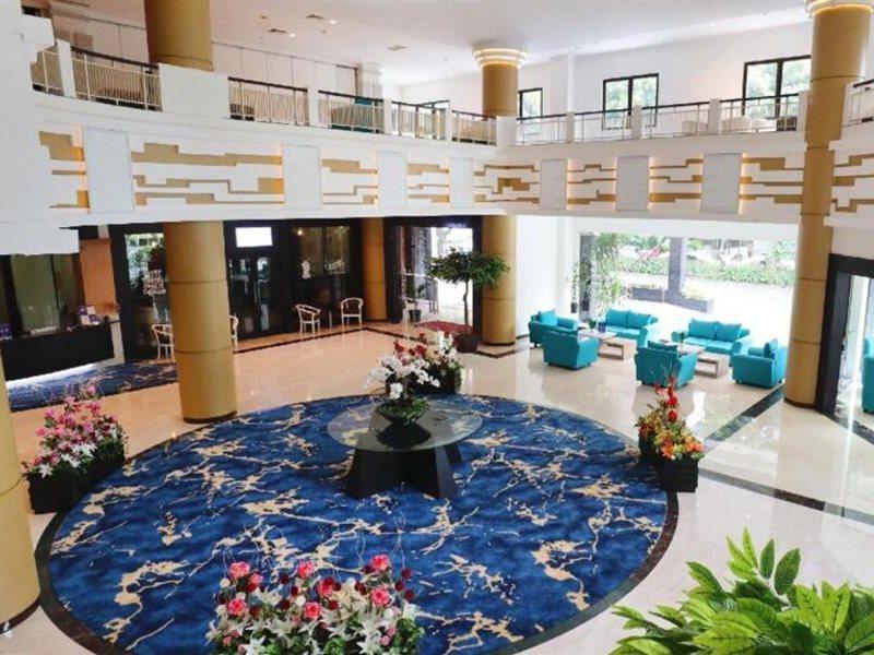 Vue Palace, Artotel Curated Bandung Bagian luar foto